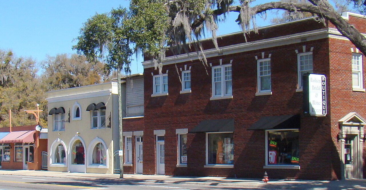 The corner of North Summit Street and East Central Avenue on U.S. 17 in Crescent City, Florida.