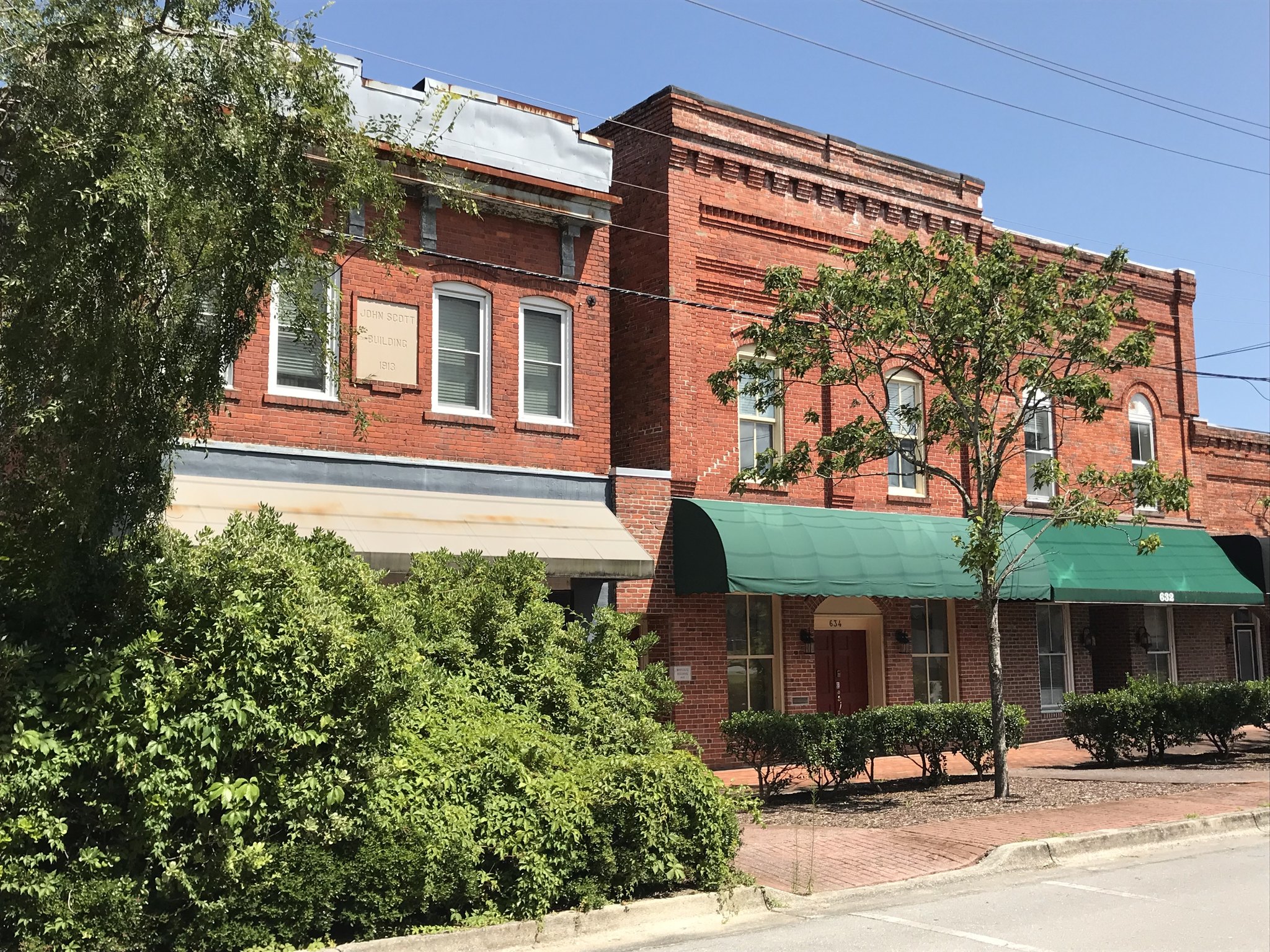 Court Street buildings in Jacksonville, North Carolina.