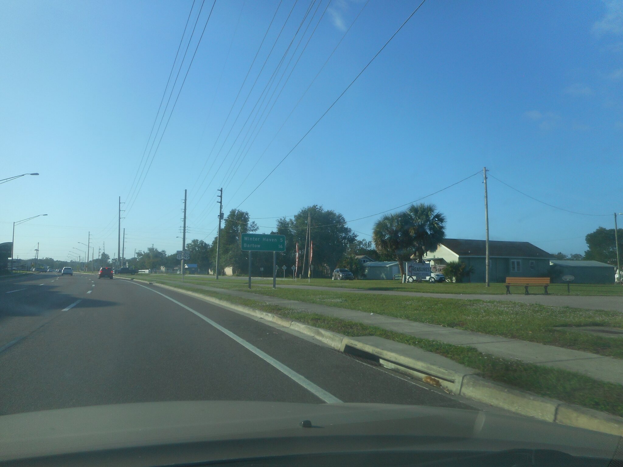 Southbound U.S. 17/92 in Lake Alfred with directions toward Winter Haven and Bartow.